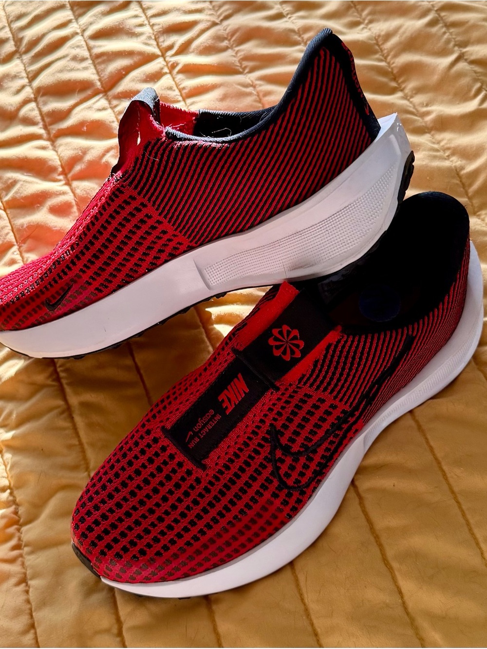 Nike Interact Run EasyOn 'University Red'  men’s size 7.5 running shoes - Picture 2 of 5